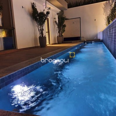 Apartamento com 71m², 1 quarto, 1 garagem, no bairro Carvoeira em Florianópolis