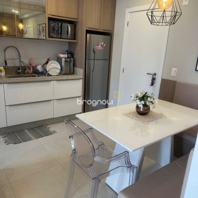 Apartamento com 71m², 1 quarto, 1 garagem, no bairro Carvoeira em Florianópolis