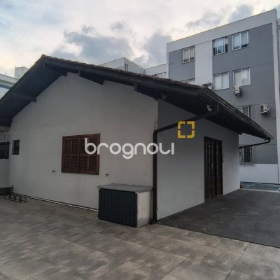 Apartamento com 65m², 3 quartos, 1 garagem, no bairro Kobrasol em São José