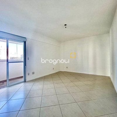 Apartamento com 131m², 3 quartos (sendo 2 suítes), 1 garagem, no bairro Campinas em São José