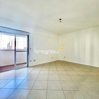 Apartamento com 131m², 3 quartos (sendo 2 suítes), 1 garagem, no bairro Campinas em São José
