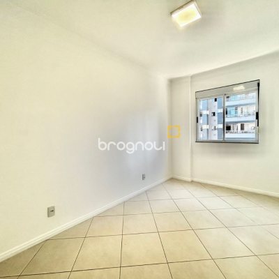 Apartamento com 131m², 3 quartos (sendo 2 suítes), 1 garagem, no bairro Campinas em São José