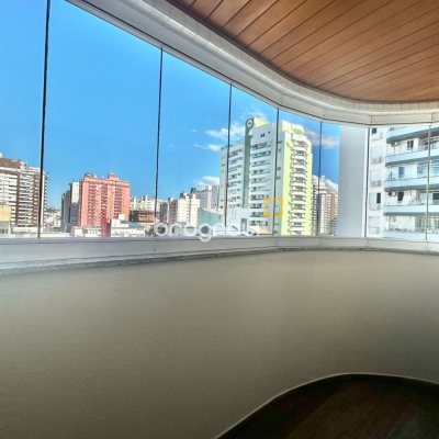 Apartamento com 131m², 3 quartos (sendo 2 suítes), 1 garagem, no bairro Campinas em São José