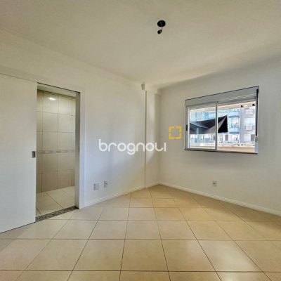 Apartamento com 131m², 3 quartos (sendo 2 suítes), 1 garagem, no bairro Campinas em São José