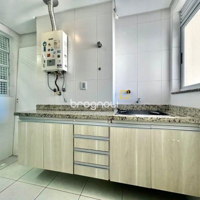 Apartamento com 131m², 3 quartos (sendo 2 suítes), 1 garagem, no bairro Campinas em São José