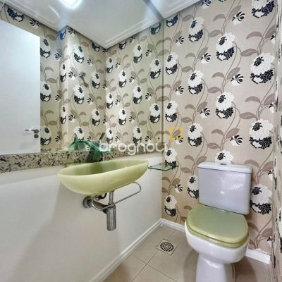 Apartamento com 131m², 3 quartos (sendo 2 suítes), 1 garagem, no bairro Campinas em São José