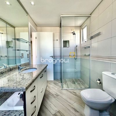 Apartamento com 131m², 3 quartos (sendo 2 suítes), 1 garagem, no bairro Campinas em São José