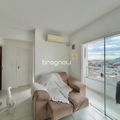 Apartamento com 63m², 2 quartos, 1 garagem, no bairro Forquilhas em São José