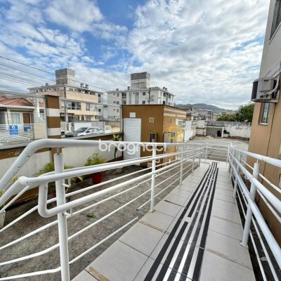 Apartamento com 63m², 2 quartos, 1 garagem, no bairro Forquilhas em São José