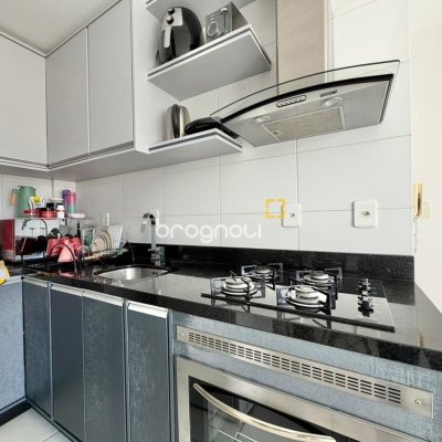 Apartamento com 63m², 2 quartos, 1 garagem, no bairro Forquilhas em São José