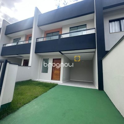Casa com 102m², 3 quartos (sendo 2 suítes), 2 garagens, no bairro Forquilhas em São José