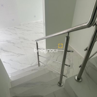 Casa com 145m², 3 quartos (sendo 2 suítes), 2 garagens, no bairro Forquilhas em São José