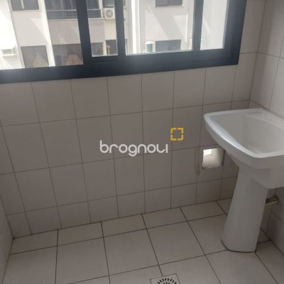 Apartamento com 61m², 2 quartos, 1 garagem, no bairro Itacorubi em Florianópolis