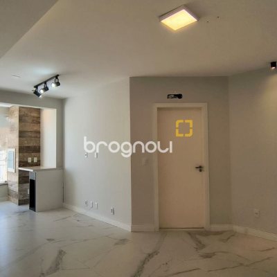 Apartamento com 81m², 2 quartos (sendo 1 suíte), 1 garagem, no bairro Coqueiros em Florianópolis