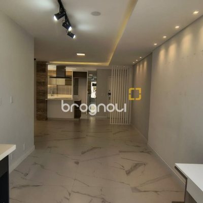Apartamento com 81m², 2 quartos (sendo 1 suíte), 1 garagem, no bairro Coqueiros em Florianópolis