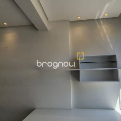 Apartamento com 81m², 2 quartos (sendo 1 suíte), 1 garagem, no bairro Coqueiros em Florianópolis