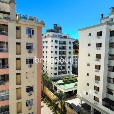 Apartamento com 81m², 2 quartos (sendo 1 suíte), 1 garagem, no bairro Coqueiros em Florianópolis