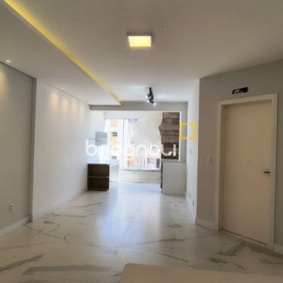 Apartamento com 81m², 2 quartos (sendo 1 suíte), 1 garagem, no bairro Coqueiros em Florianópolis