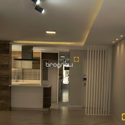 Apartamento com 81m², 2 quartos (sendo 1 suíte), 1 garagem, no bairro Coqueiros em Florianópolis