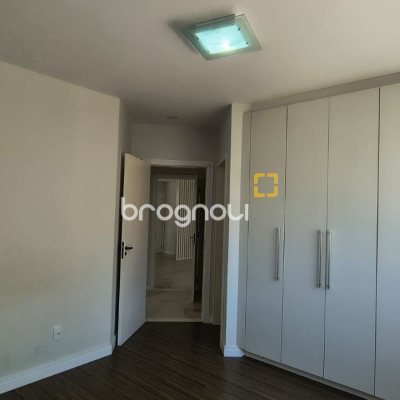 Apartamento com 81m², 2 quartos (sendo 1 suíte), 1 garagem, no bairro Coqueiros em Florianópolis