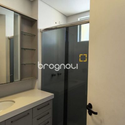 Apartamento com 81m², 2 quartos (sendo 1 suíte), 1 garagem, no bairro Coqueiros em Florianópolis