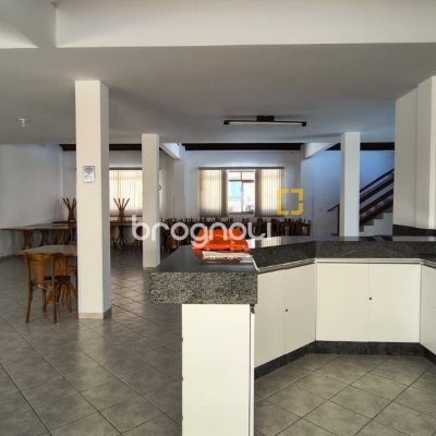 Apartamento com 81m², 2 quartos (sendo 1 suíte), 1 garagem, no bairro Coqueiros em Florianópolis