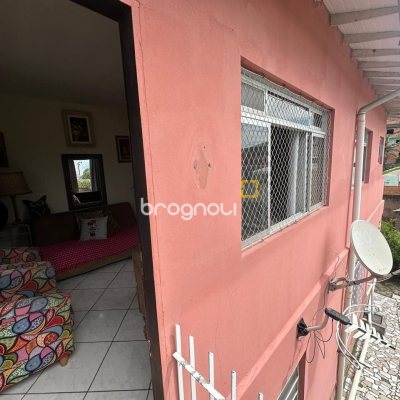 Casa com 175m², 6 quartos, 2 garagens, no bairro Beira Mar Norte em Florianópolis