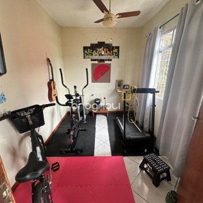 Casa com 175m², 6 quartos, 2 garagens, no bairro Beira Mar Norte em Florianópolis