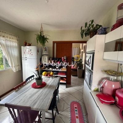 Casa com 175m², 6 quartos, 2 garagens, no bairro Beira Mar Norte em Florianópolis