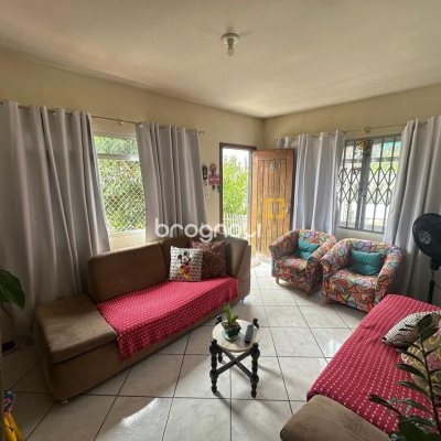 Casa com 175m², 6 quartos, 2 garagens, no bairro Beira Mar Norte em Florianópolis