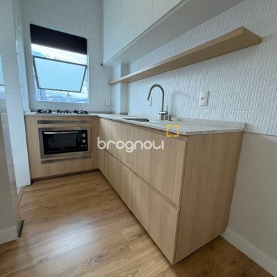 Cobertura com 148m², 3 quartos (sendo 2 suítes), 2 garagens, no bairro Agronômica em Florianópolis