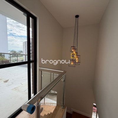 Cobertura com 148m², 3 quartos (sendo 2 suítes), 2 garagens, no bairro Agronômica em Florianópolis
