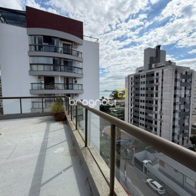 Cobertura com 148m², 3 quartos (sendo 2 suítes), 2 garagens, no bairro Agronômica em Florianópolis