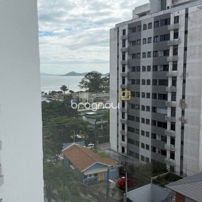 Cobertura com 148m², 3 quartos (sendo 2 suítes), 2 garagens, no bairro Agronômica em Florianópolis