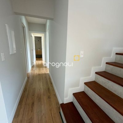 Cobertura com 148m², 3 quartos (sendo 2 suítes), 2 garagens, no bairro Agronômica em Florianópolis