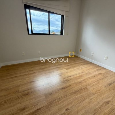 Cobertura com 148m², 3 quartos (sendo 2 suítes), 2 garagens, no bairro Agronômica em Florianópolis