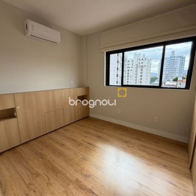 Cobertura com 148m², 3 quartos (sendo 2 suítes), 2 garagens, no bairro Agronômica em Florianópolis