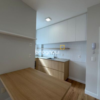 Cobertura com 148m², 3 quartos (sendo 2 suítes), 2 garagens, no bairro Agronômica em Florianópolis