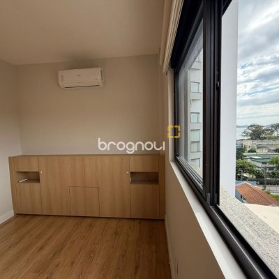 Cobertura com 148m², 3 quartos (sendo 2 suítes), 2 garagens, no bairro Agronômica em Florianópolis