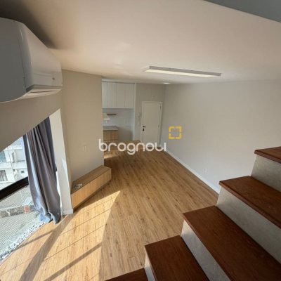 Cobertura com 148m², 3 quartos (sendo 2 suítes), 2 garagens, no bairro Agronômica em Florianópolis