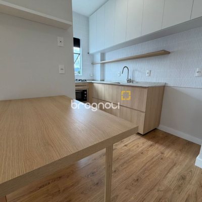 Cobertura com 148m², 3 quartos (sendo 2 suítes), 2 garagens, no bairro Agronômica em Florianópolis