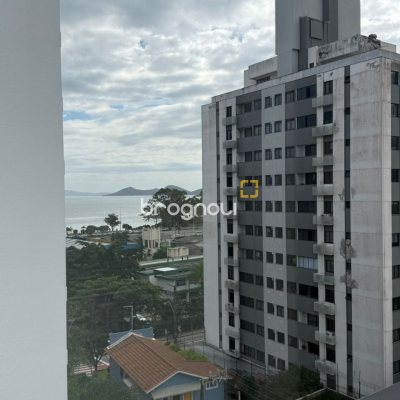 Cobertura com 148m², 3 quartos (sendo 2 suítes), 2 garagens, no bairro Agronômica em Florianópolis