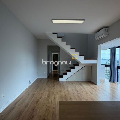 Cobertura com 148m², 3 quartos (sendo 2 suítes), 2 garagens, no bairro Agronômica em Florianópolis
