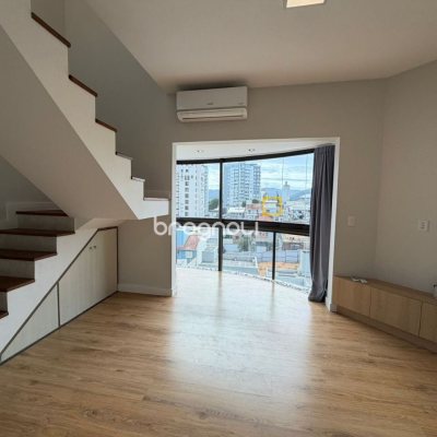 Cobertura com 148m², 3 quartos (sendo 2 suítes), 2 garagens, no bairro Agronômica em Florianópolis