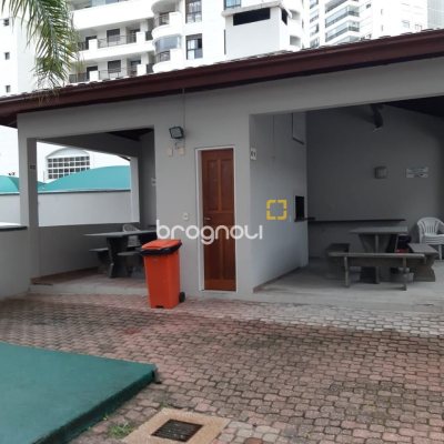 Apartamento com 70m², 2 quartos (sendo 1 suíte), 1 garagem, no bairro Itacorubi em Florianópolis
