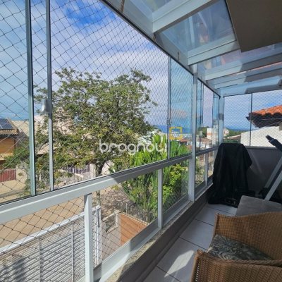Casa com 220m², 4 quartos (sendo 1 suíte), 3 garagens, no bairro Bom Abrigo em Florianópolis