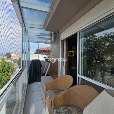 Casa com 220m², 4 quartos (sendo 1 suíte), 3 garagens, no bairro Bom Abrigo em Florianópolis