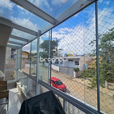Casa com 220m², 4 quartos (sendo 1 suíte), 3 garagens, no bairro Bom Abrigo em Florianópolis