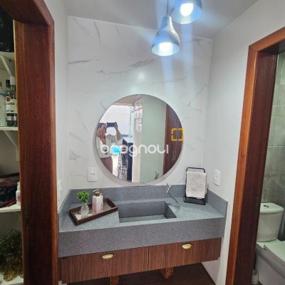 Casa com 220m², 4 quartos (sendo 1 suíte), 3 garagens, no bairro Bom Abrigo em Florianópolis