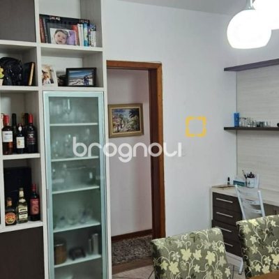 Apartamento com 101m², 3 quartos (sendo 1 suíte), 1 garagem, no bairro Canto em Florianópolis